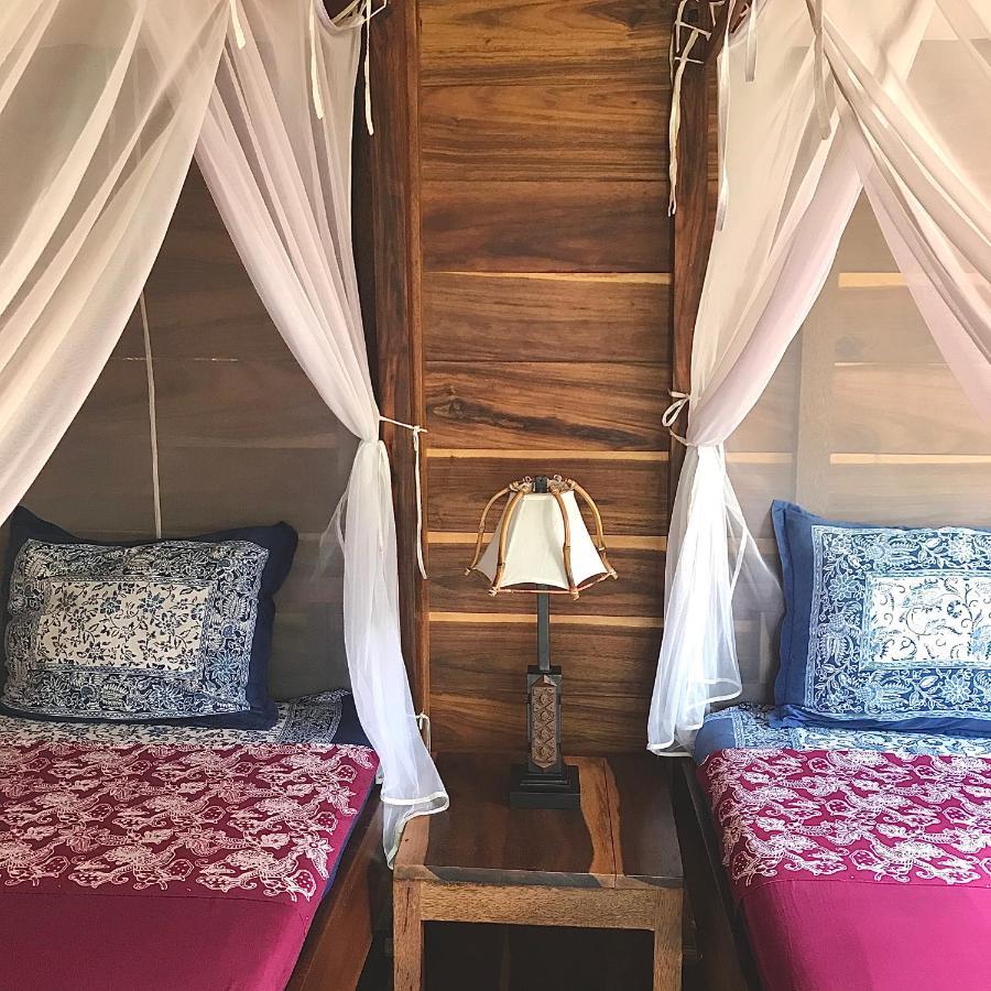 Harry'S Ocean House Pacitan Daire Dış mekan fotoğraf