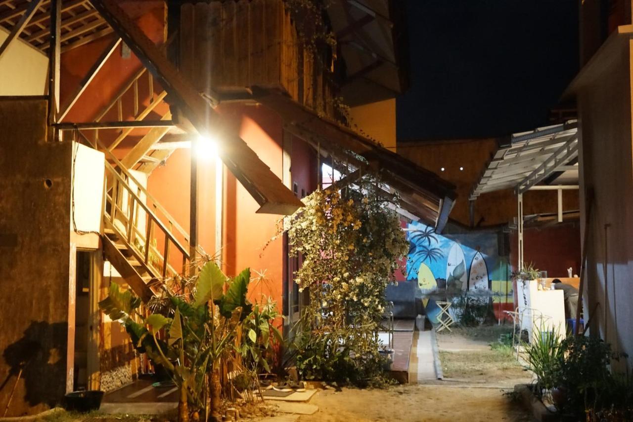 Harry'S Ocean House Pacitan Daire Dış mekan fotoğraf