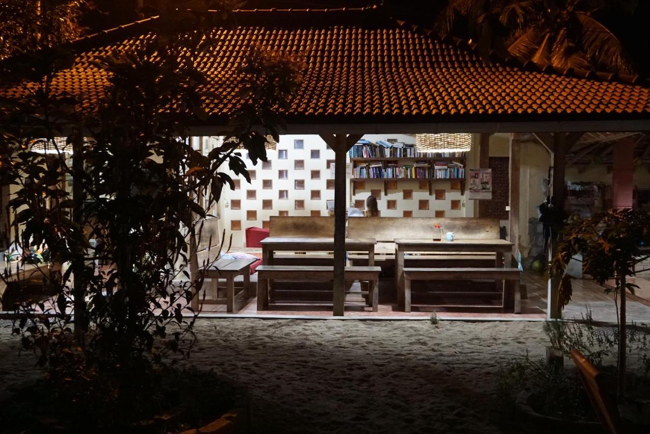 Harry'S Ocean House Pacitan Daire Dış mekan fotoğraf